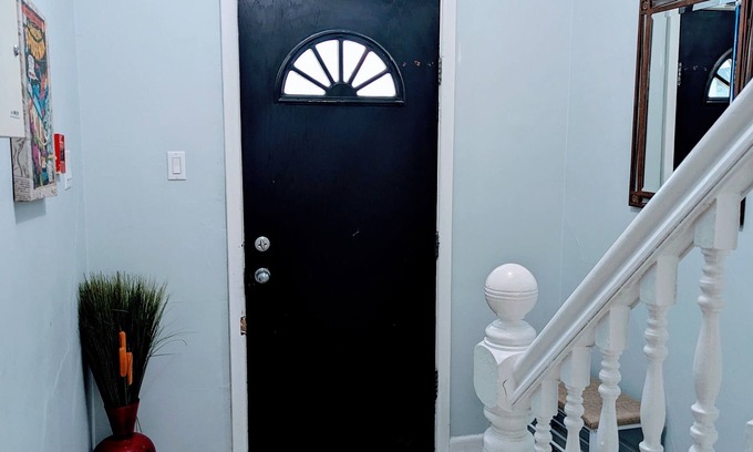 Winnipeg House | Main Floor 2 beds/Free Parking