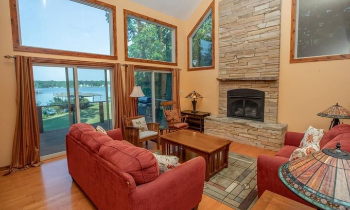 Olde Ferry Estates House | Main Lake Cove & Great Views; Dock for pontoons/deck/bass boats; flat lot/linens