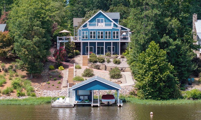Morristown House | MAIN LAKE Views - Fire Pit - Pool Table - Bikes - Kayaks - SUPs