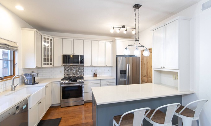 Carbondale House | Main Street Carbondale Townhome. Super Convenient.n