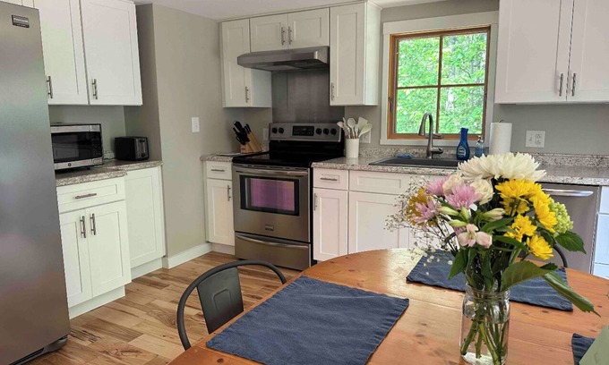 Freeport Apartment | Maine Barn Hideaway- 2nd Floor Private Apartment
