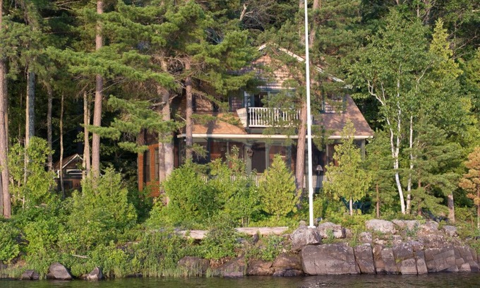 Wayne House | Maine Luxury Lakehouse Awaits your Visit-Days are Simple and Relaxed.