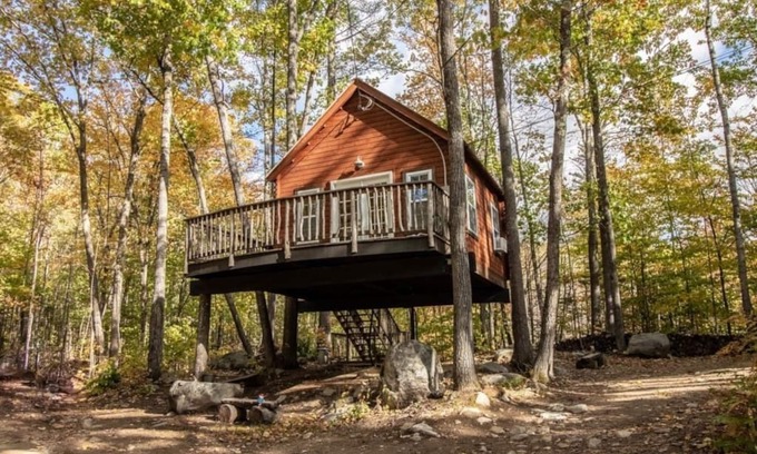 Stoneham House | Maine Treehouse-The Spruce Suite