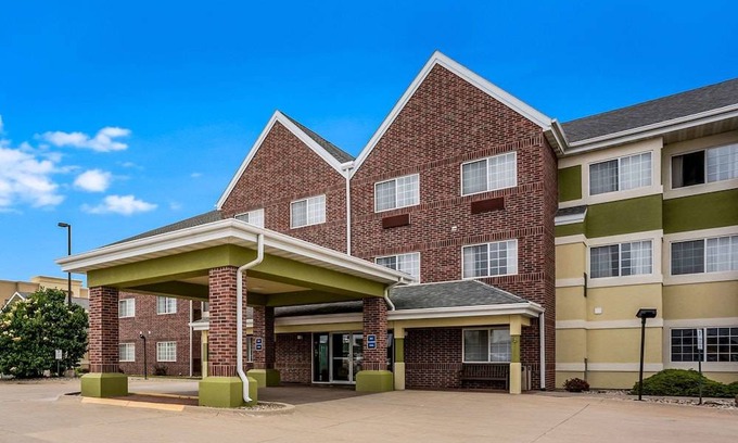 Cedar Rapids Hotel | Mainstay Suites Cedar Rapids
