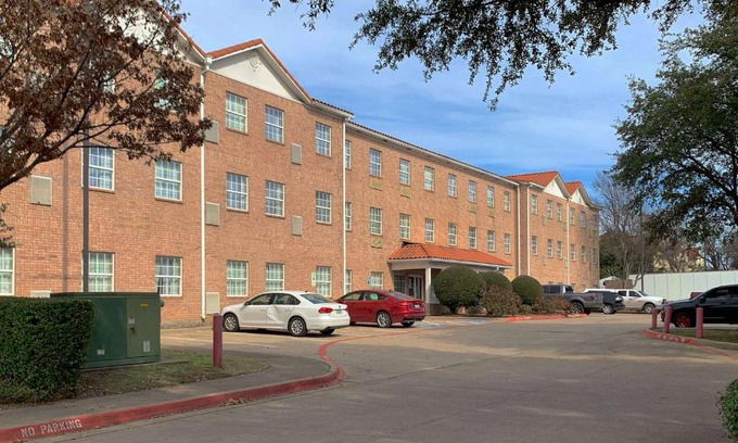Addison Hotel | MainStay Suites Addison-Dallas