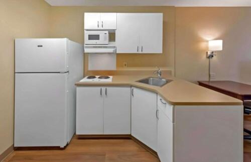 Hillside Hotel | MainStay Suites Chicago Hillside