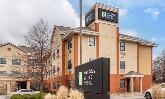 Hillside Hotel | MainStay Suites Chicago Hillside