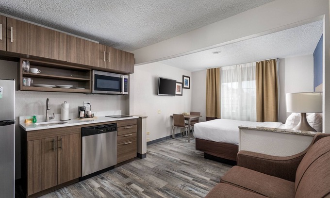 Joliet Hotel | MainStay Suites Joliet I-55
