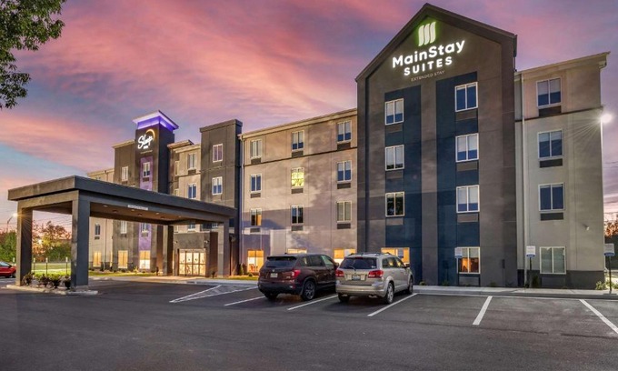 Georgetown Hotel | MainStay Suites