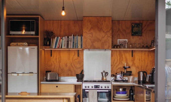 Campbells Bay House | Mairangi Bay Bach , Cozy Family Friendly House, Walking Distance to the Beach