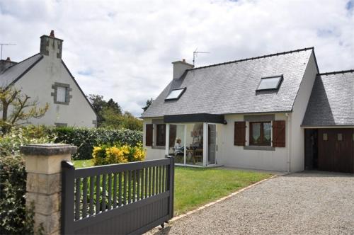 Pleumeur-Bodou Villa | Maison à 250m de la belle plage de Pors Gelen et de l'école de voile - Réf 293