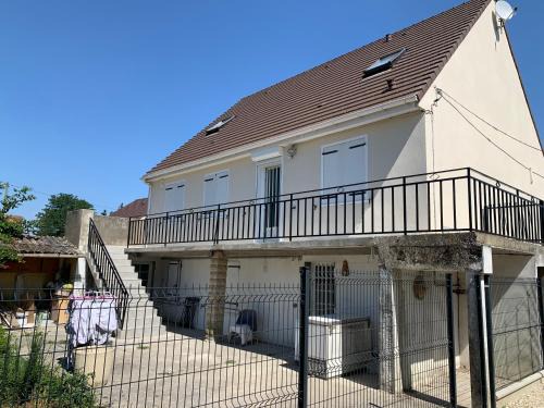 Pierrelaye House | Maison 2 chambre, salon, 5 couchage 57 rue du drain 95480 Pierrelaye
