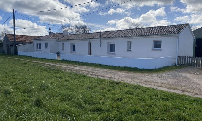Soullans House | Maison 3 Chambres en Pleine Campagne à 15 mn de la mer !