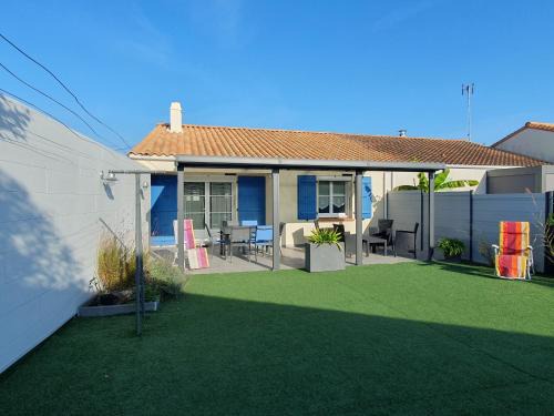 LʼAiguillon-sur-Mer House | "Maison 5 personnes près du Port et du centre, proche plage, jardin et terrasse, L'Aiguillon-sur-Mer" - FR-1-476-84