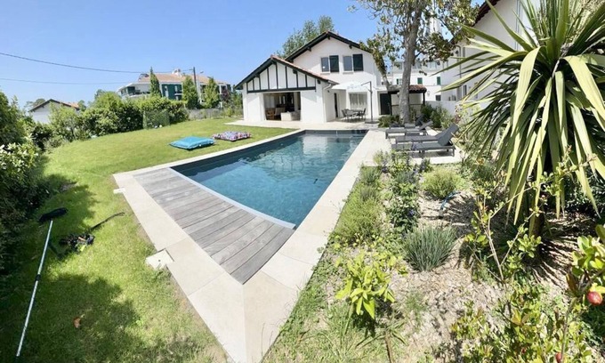 Arbonne House | Maison a Deux pas de Biarritz, Piscine Chauffée, Boulodrome