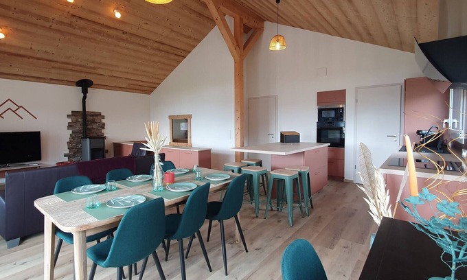 Montperreux House | Maison au Bout du lac Chaon 6 Personnes