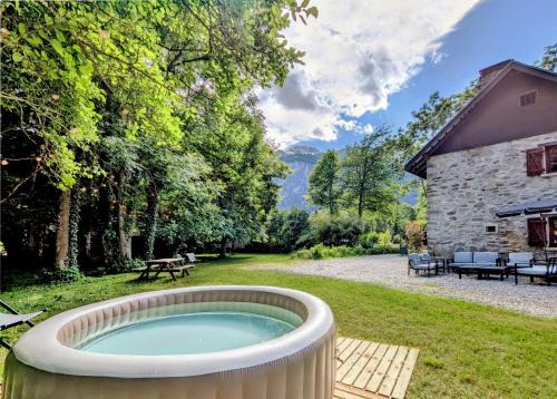Auris House | Maison avec grand jardin, garage, jacuzzi supplément