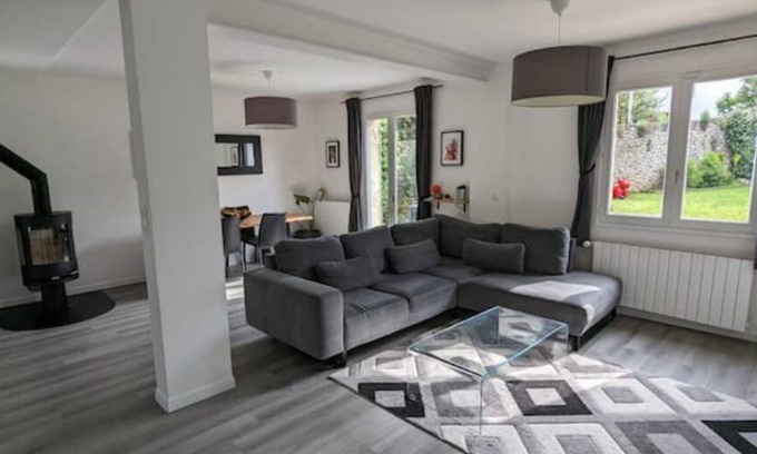 Noisy-le-Roi House | Maison Avec Jacuzzi Proche de Paris et Versailles