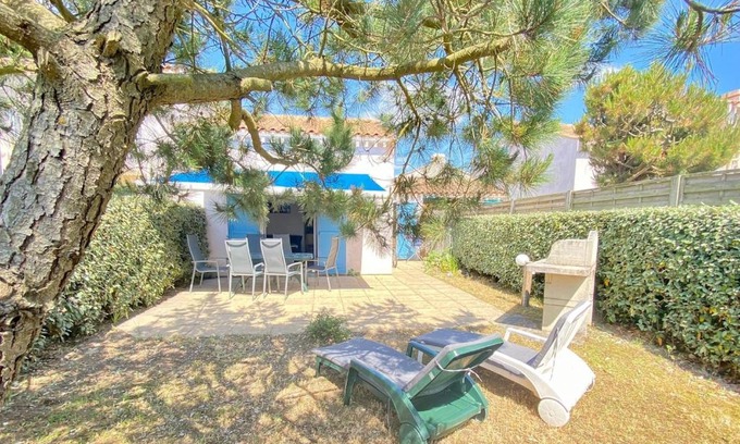 Les Herbiers House | Maison avec piscine, tennis à 300m de la plage - 2 chambres, terrasse et parking privé - FR-1-231-267