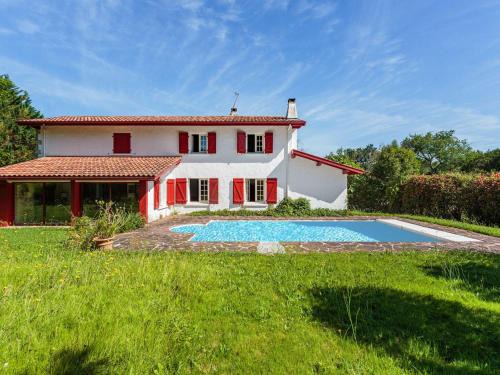 Espelette Villa | Maison basque à Espelette avec piscine, jardin, barbecue et proche du centre - FR-1-4-697