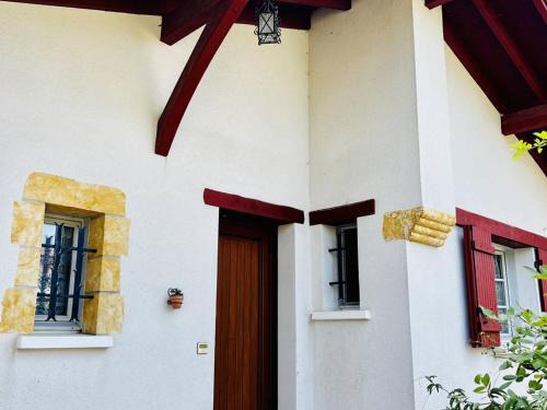 Espelette House | Maison Basque T4 à Espelette : 5 adultes + 2 enfants, Internet, Jardin, Animal OK - FR-1-495-2