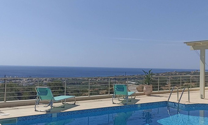 Mires Villa | Maison Bord de mer Avec Piscine Privée