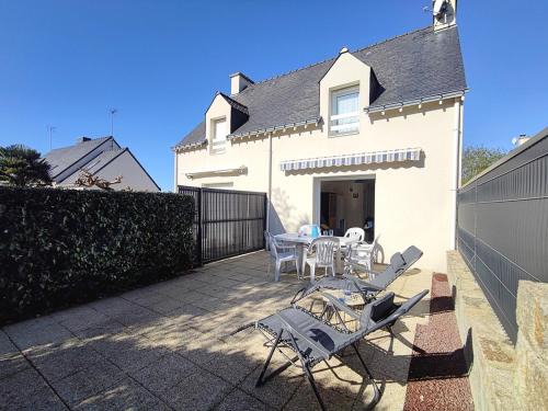 Sarzeau House | Maison calme avec jardin, à 500m de la plage, proche commerces, bien équipée pour 4 personnes - FR-1-639-19