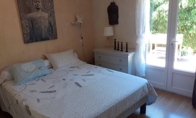 Fons House | Maison Calme Dans le sud de la France Climatisée Avec Piscine Près de Nîmes