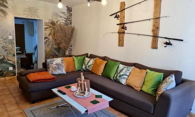 Deville House | Maison chaleureuse à Deville avec terrasse et parking gratuit