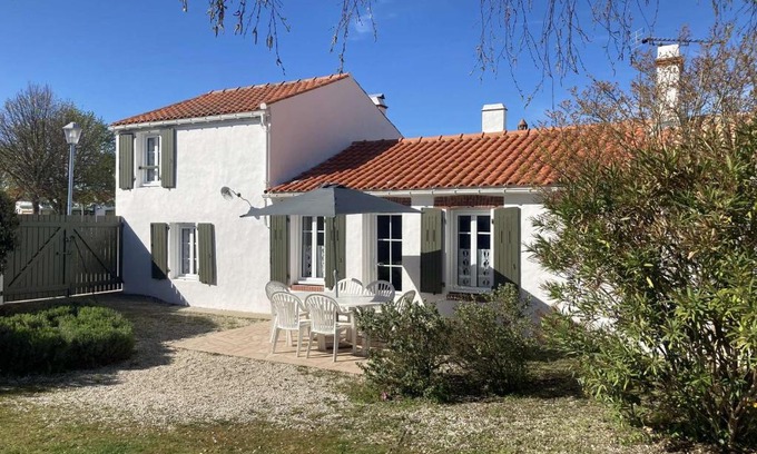 L'Epine House | Maison charmante 6 pers, jardin clos, TV et Wifi, proche commerces et plage, petit chien accepté. - FR-1-224B-165