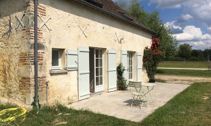 Ambillou House | Maison d'Annie - Country house, meadow view, sleeps 4