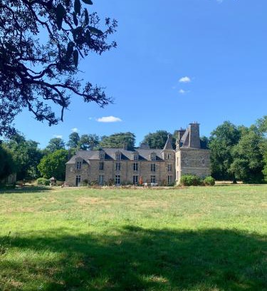 Maure-de-Bretagne Bed & Breakfast | Maison d'Hôtes Château de La Lambardais