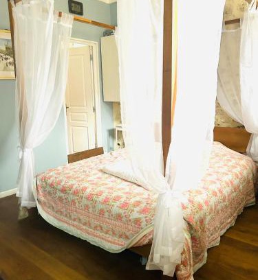 Provins Bed & Breakfast | Maison d'hôtes L'ormerie- Au coeur de la ville médiévale