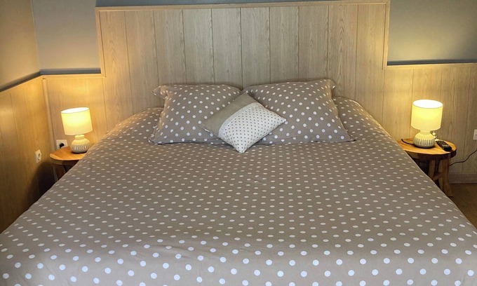 Fiennes Bed & Breakfast | Maison D'hôte La Ferme Du Grand Air - Twin Room with Private Bathroom 3