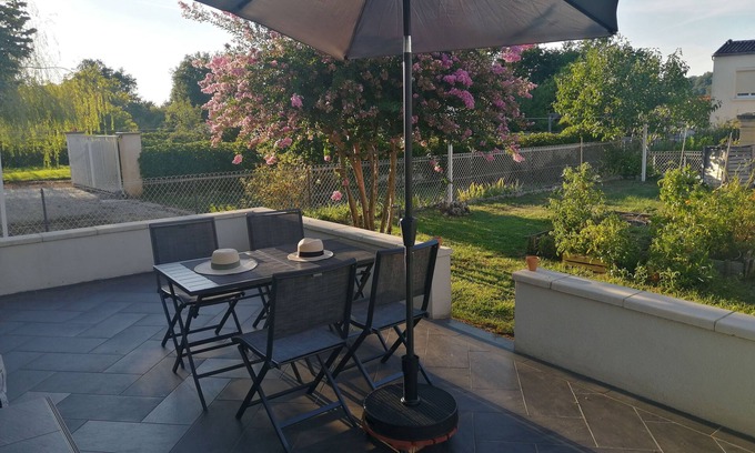 Le Cler House | Maison Dans Village au Calme au Cœur du Périgord Pourpre