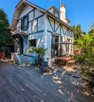 Vaucresson House | Maison de 3 chambres avec jardin clos et wifi a Vaucresson
