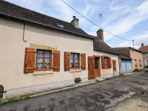 Levroux House | Maison de Bourg Rénovée avec Jardin et Salle de Jeux à Levroux - FR-1-591-204