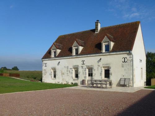 Mauves-sur-Huisne House | Maison de campagne rénovée avec jardin clos, terrasse, jeux, 5 chambres, et animaux acceptés - FR-1-497-109