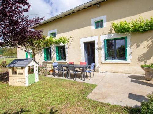 Sourzac House | Maison de Campagne Authentique avec Jardin, Proche Vélo Route - Tout Confort en Dordogne - FR-1-616-383