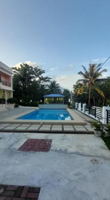 Daraga Hotel | Maison De Gloria