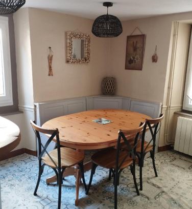 Ax-les-Thermes House | Maison de village dans une rue calme