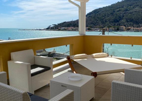 Fiumaretta Hotel | Maison Del Magra