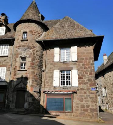 Vic-sur-Cere House | Maison des Princes de Monaco
