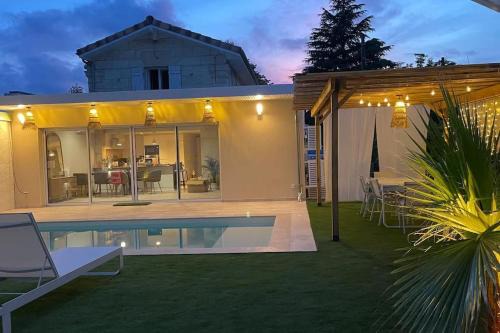 Bruges Villa | Maison en pierre avec sa piscine chauffée