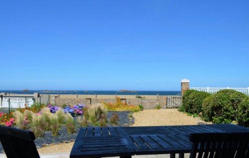 Plougasnou House | Maison face mer accès direct plage