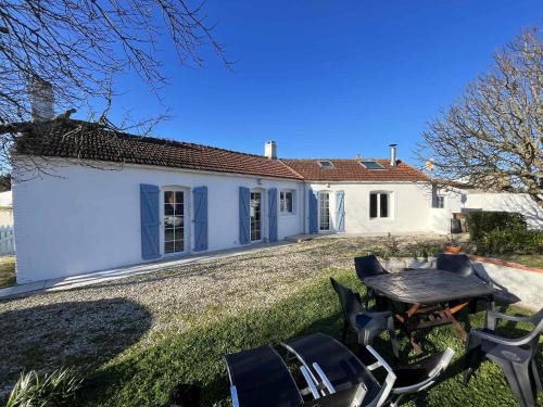 Saint-Michel-en-l'Herm House | Maison familiale accueillante à Saint-Michel-en-l'Herm avec jardin