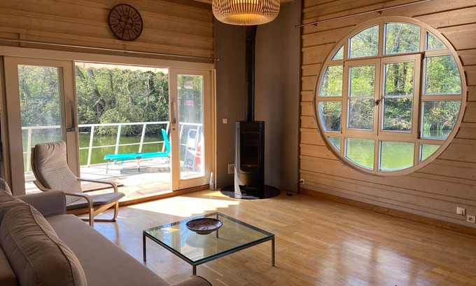 Vigneux-sur-Seine Boat Rental | Maison Flottante en Pleine Nature à 35 mn de Paris
