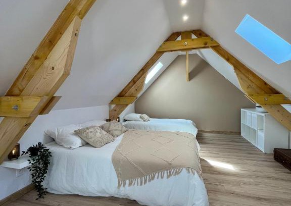 Enquin-sur-Baillons Apartment | Maison