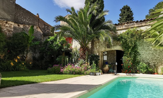 Saint-Hilaire-d'Ozilhan House | Maison de Charme, Jardin Exotique et Piscine Proche Pont-du-gard et Uzès