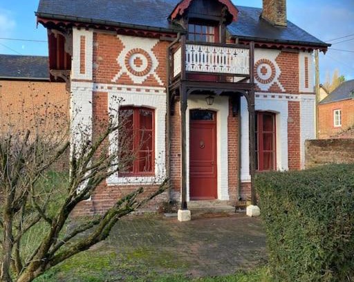Pontchardon House | Maison individuelle dans un parc